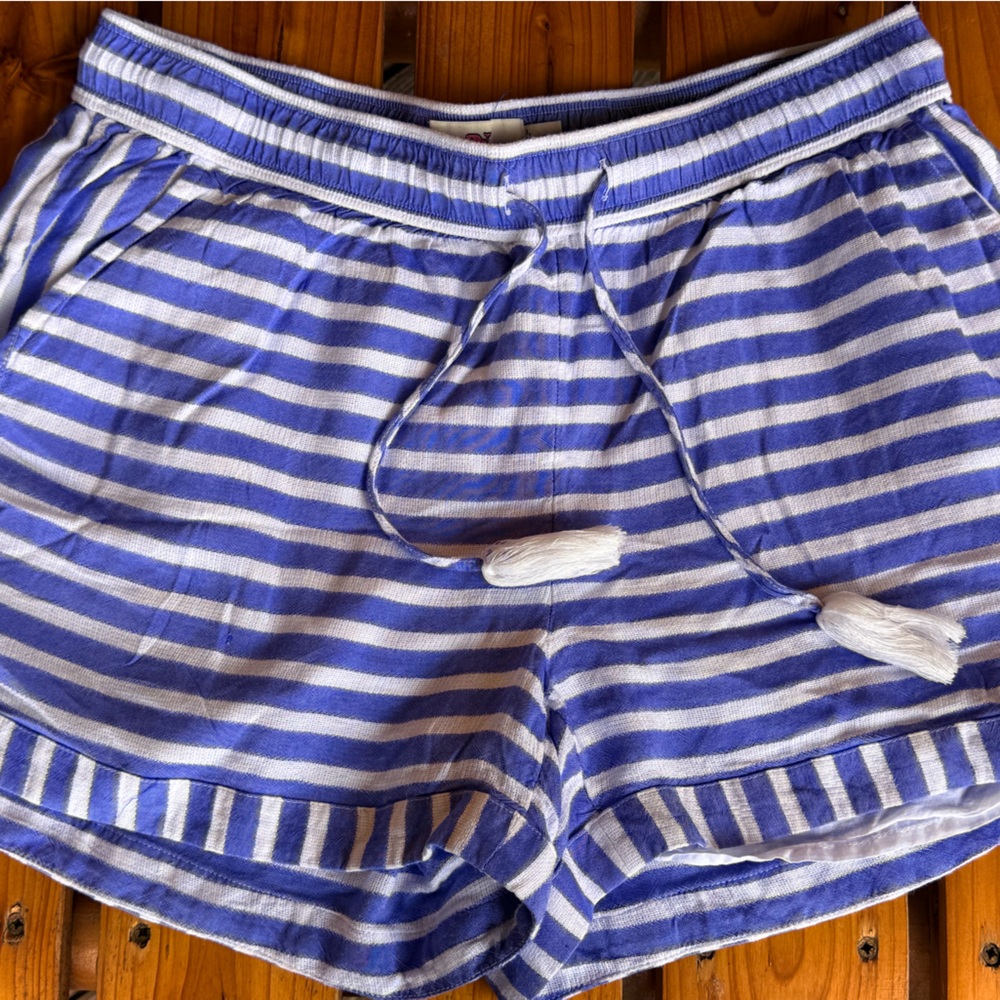 Vineyard Vines Blue and White Striped Women Shorts NWOT